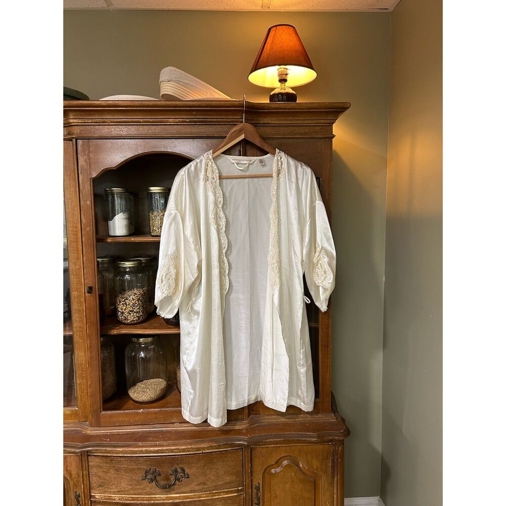 Victoria Secret Lacey Robe, NWOT One Size Romantic Ethereal Whimsical Fairy